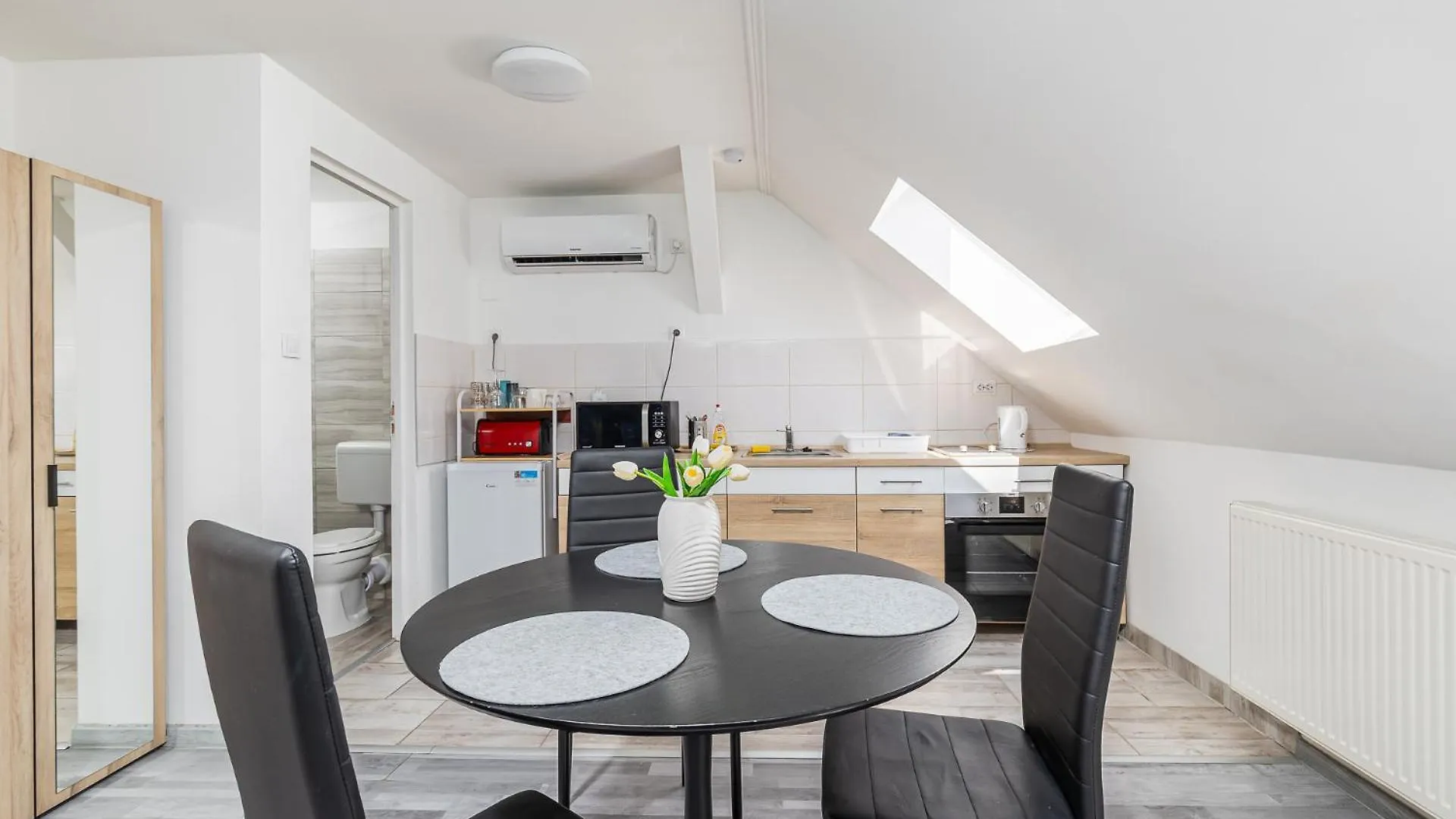 Mira Nest - Budapest City Ungarn